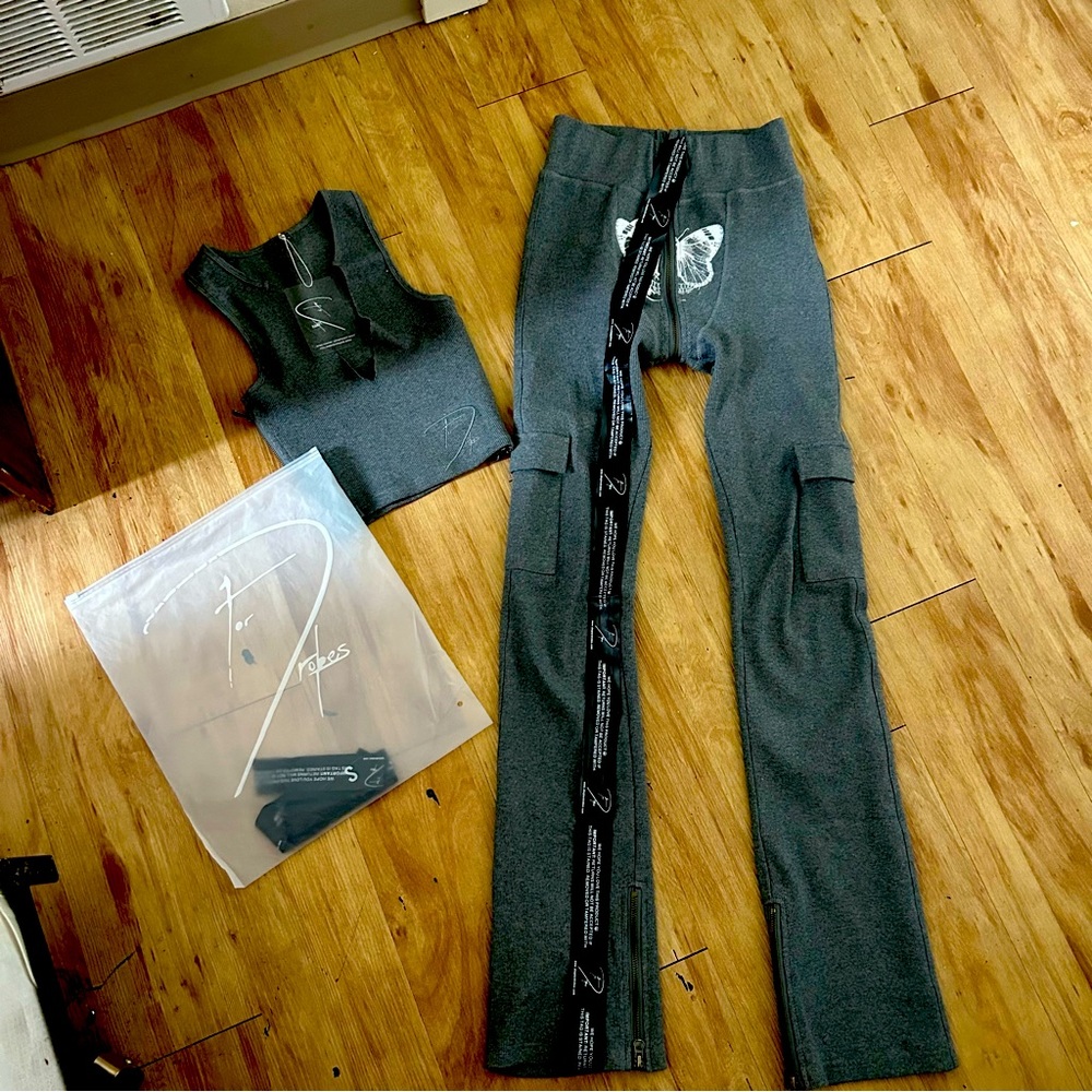 SOLD Tordrobes set nwt